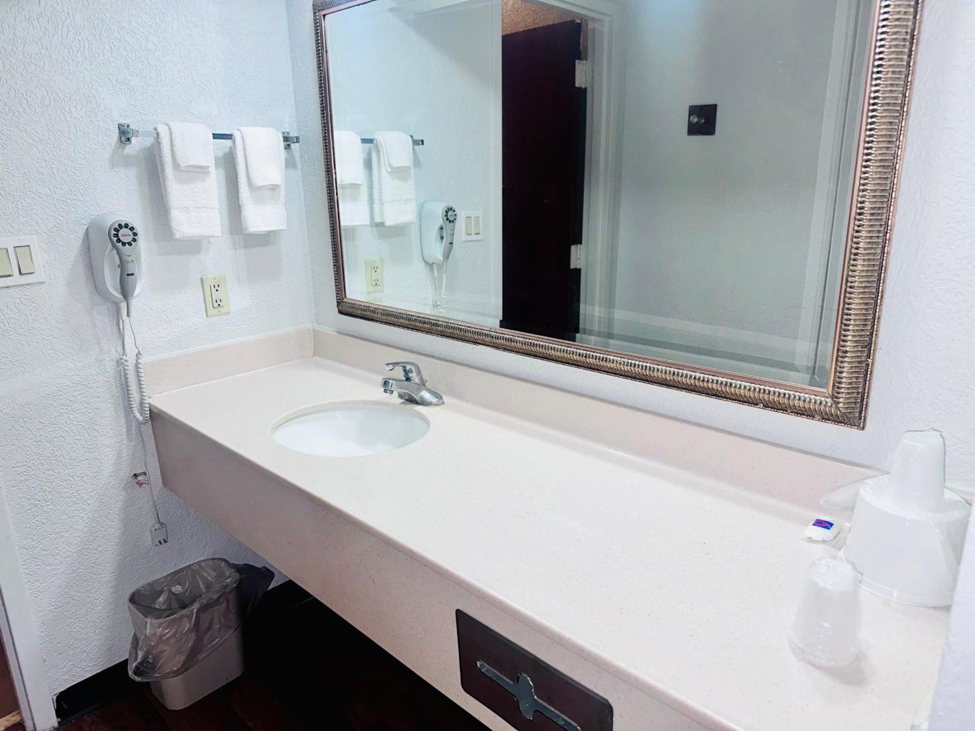 Motel 6 Savannah Ga Gateway & I95 المظهر الخارجي الصورة